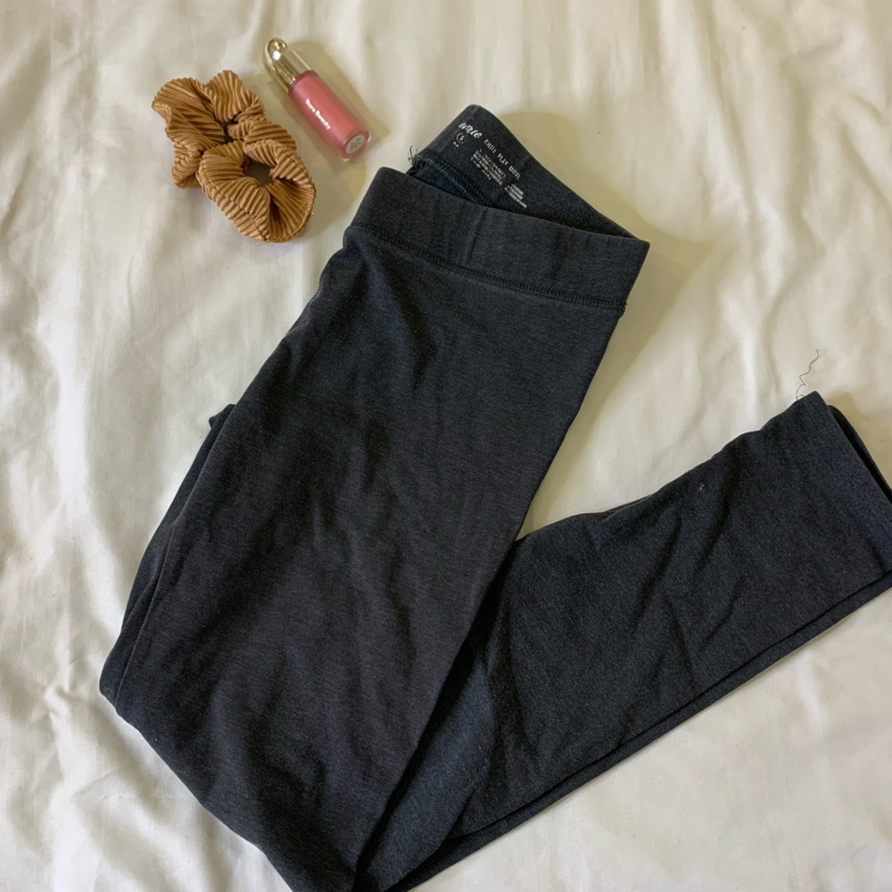 The most flattering high-waisted aerie leggings!